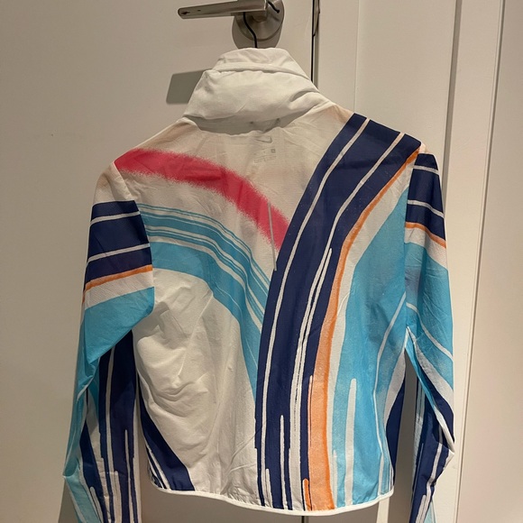 Nike women’s windbreaker - Picture 2 of 3